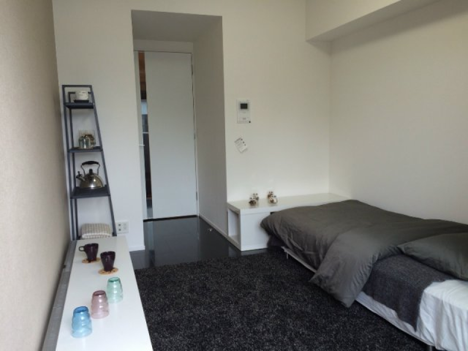 グレートーンの家具を選択するとまとまりのある空間になります。