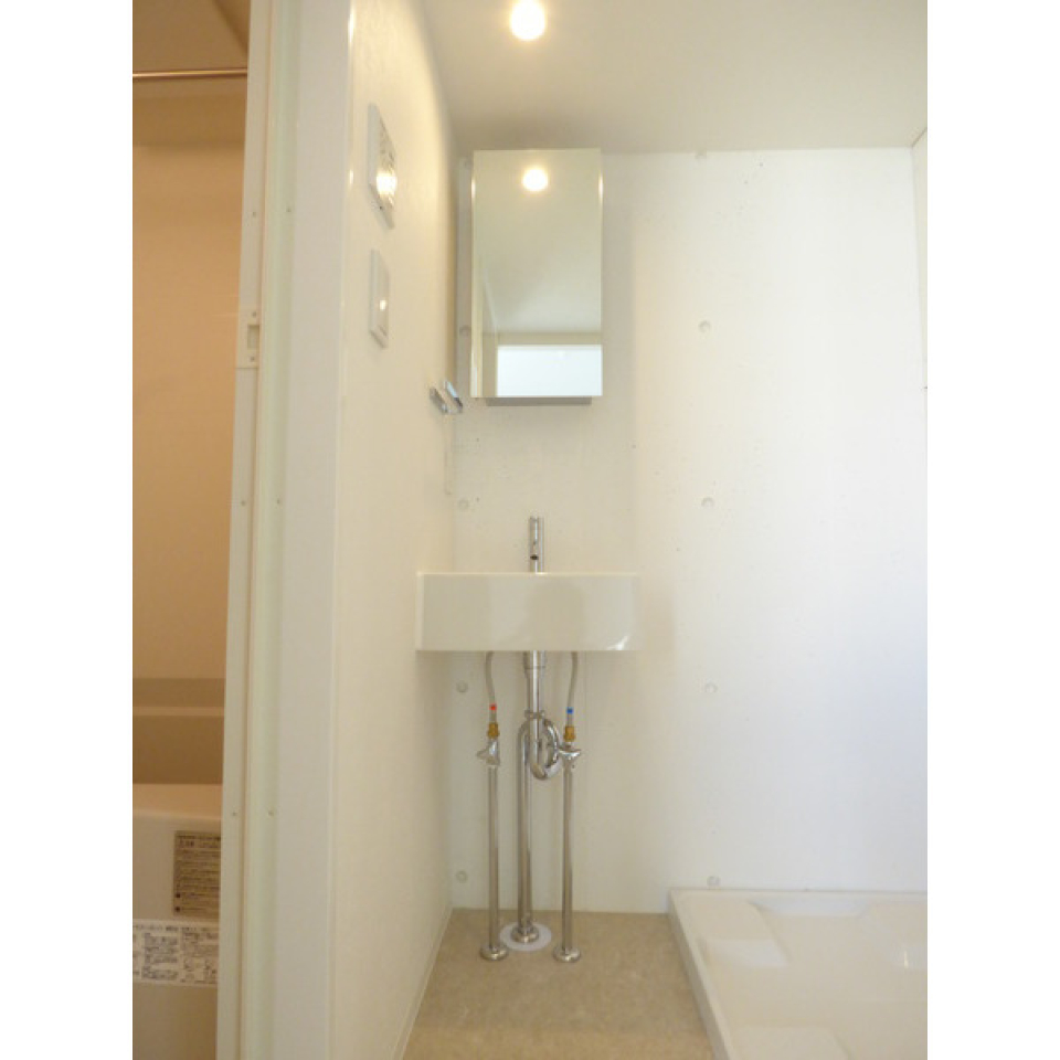 スッキリとしたデザインの洗面台です。