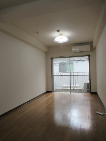 エアコンも完備されたお部屋です。