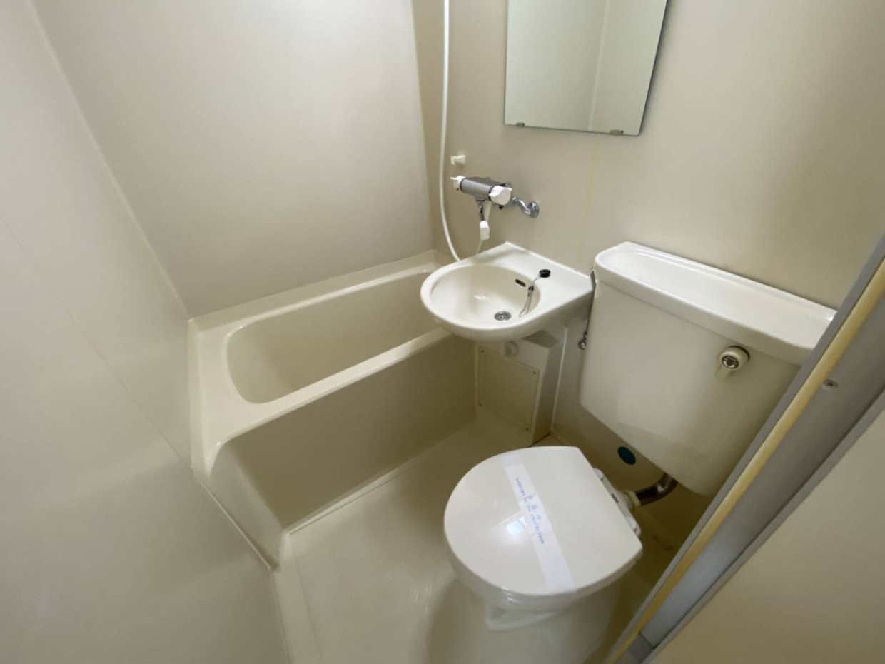 清潔感のあるユニットバスです。