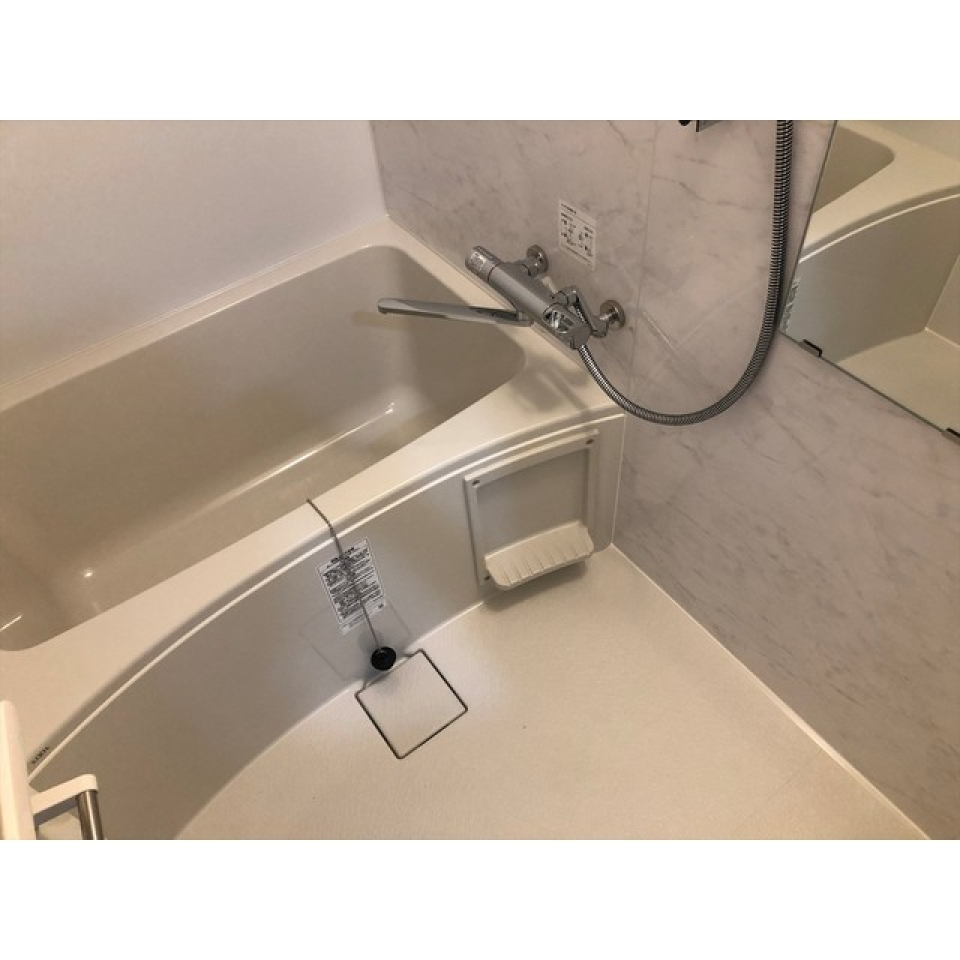 シンプルな浴室です。