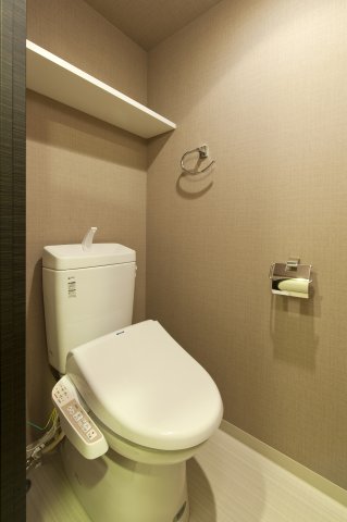 棚があるので日用品のストックに便利ですね。