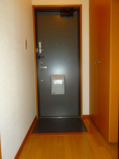 玄関＆シューズBOX
※写真は同物件他のお部屋の様子です。