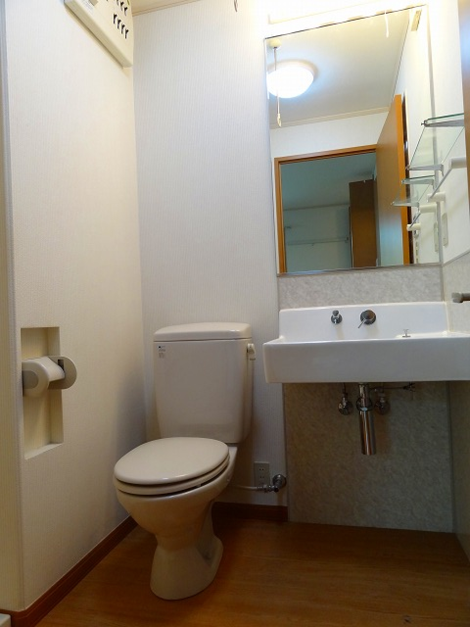 洗面台＆トイレ
※写真は同物件他のお部屋の様子です。