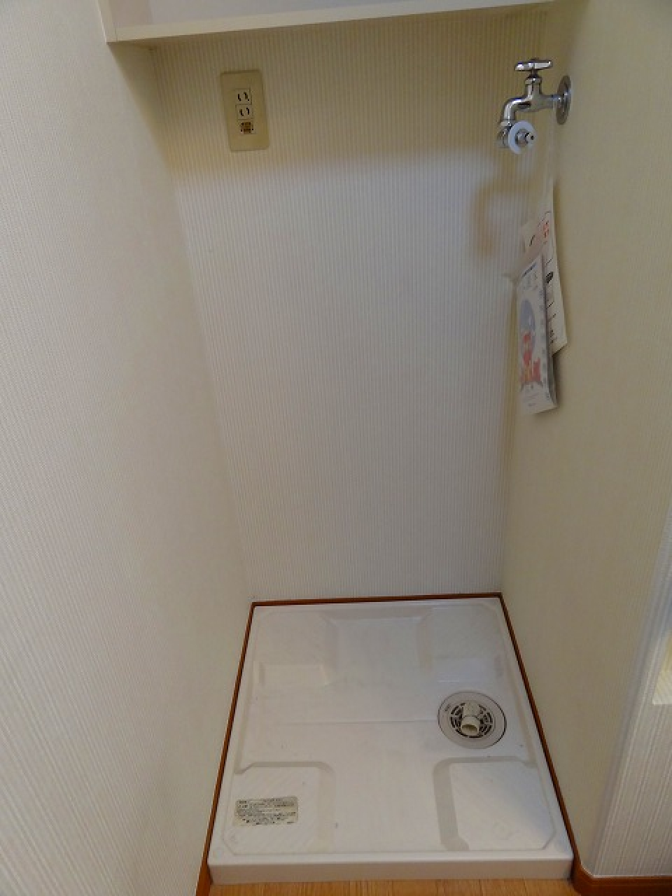 室内洗濯機置き場
※写真は同物件他のお部屋の様子です。