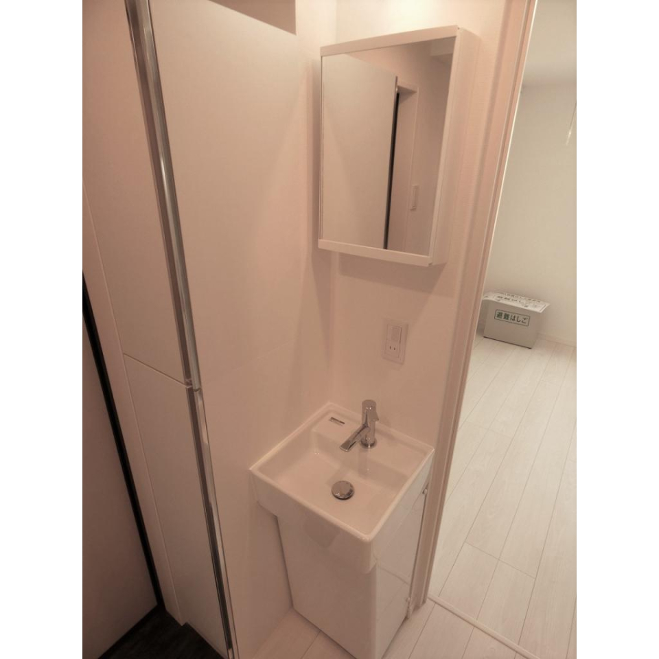 洗面台はコンパクトなサイズです。