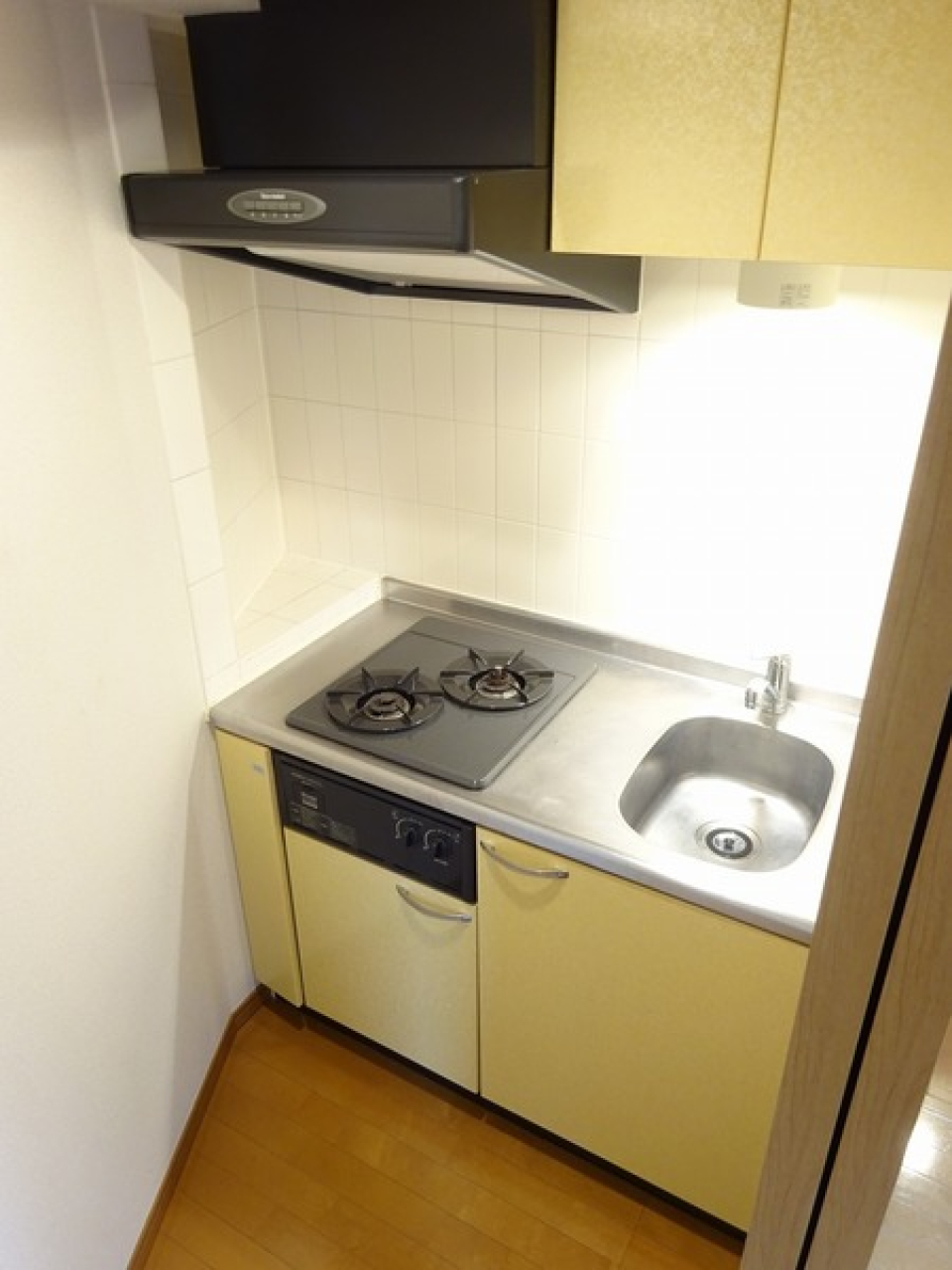 2口のガスコンロが設置されています。