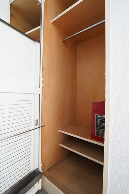 クローゼットは上代にも詰め込めるので、スペースを存分に活用できます。