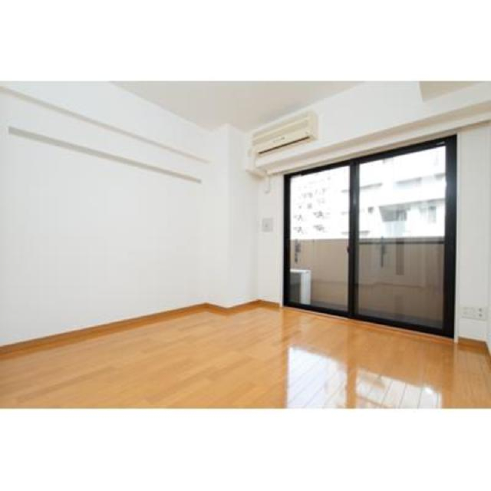 お部屋はシンプルな1R。必要なものが揃ったシンプルライフを目指すならここ。
※写真は同タイプ住戸です。