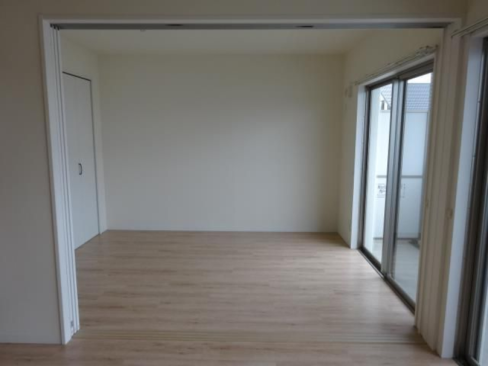 リビングの隣には洋室①5.6帖