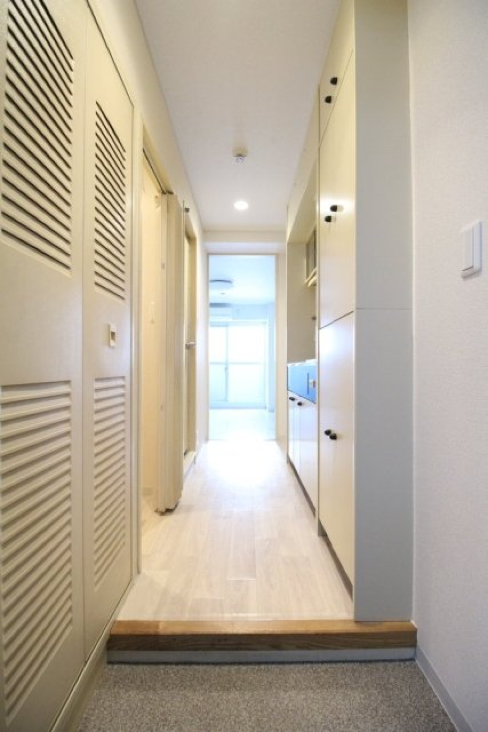 玄関からの様子です。