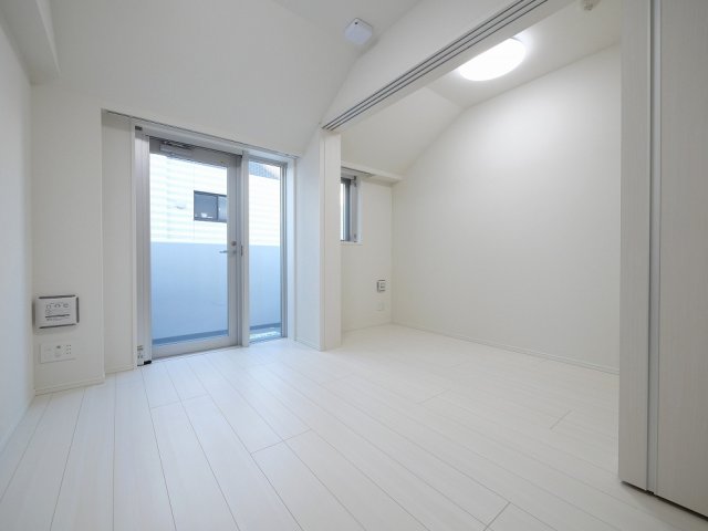 可動式のスライドドアで空間を自由に区切ることが出来ます。