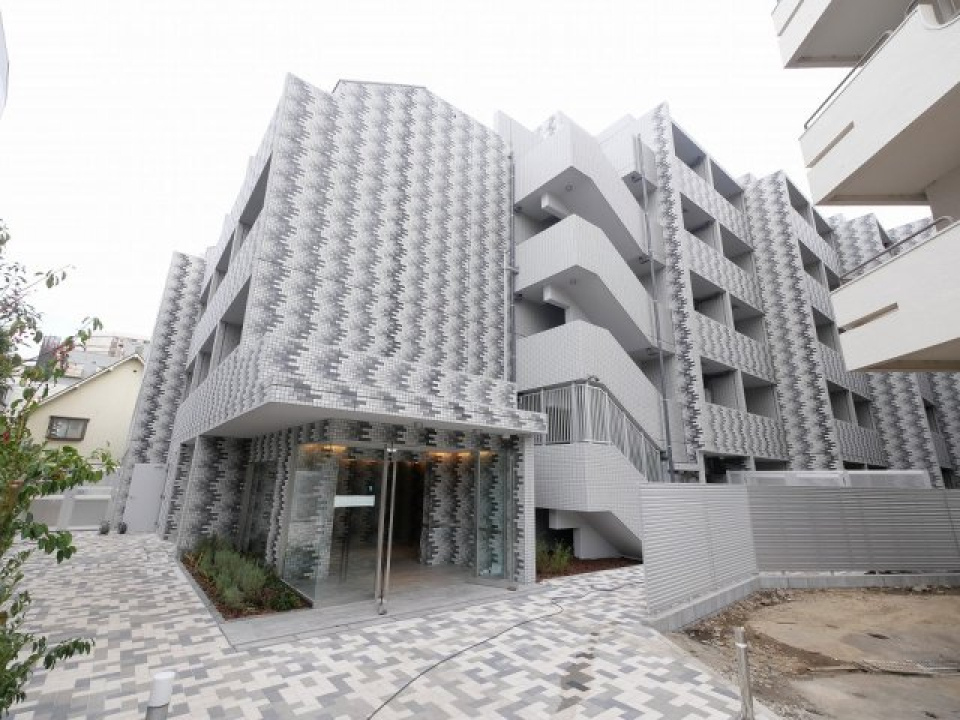 ５階建ての建物の４階に位置しています。