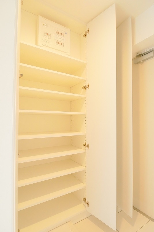 シューズボックスはゆとりのあるサイズです。