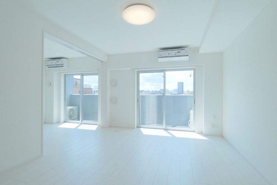 １０．０帖のLDKと５．０帖の洋室です。