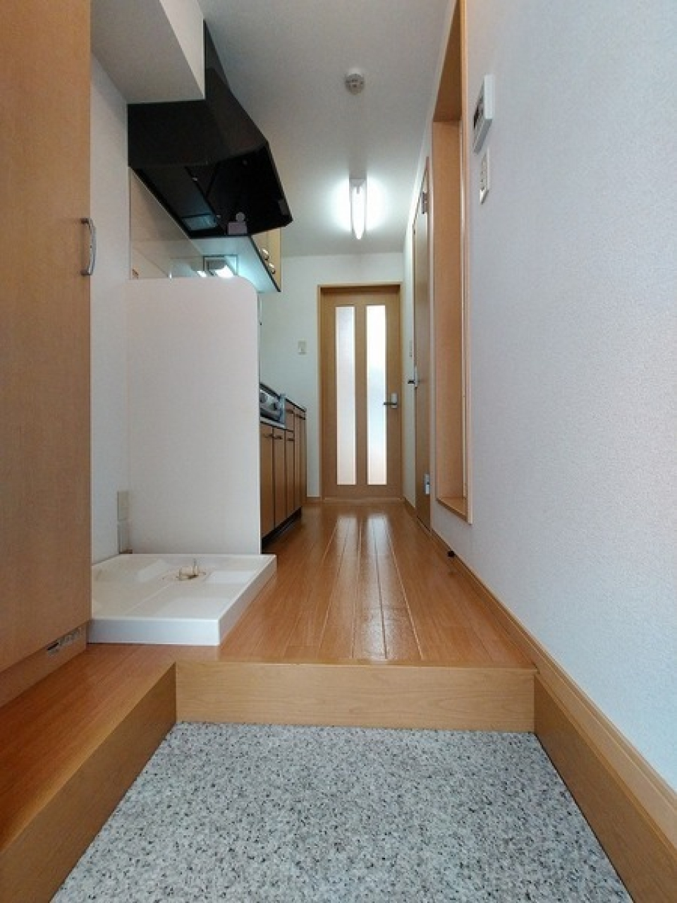 玄関からの様子です。