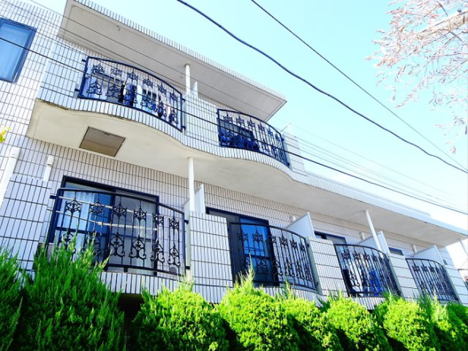 ３階建ての建物の最上階に位置しています。