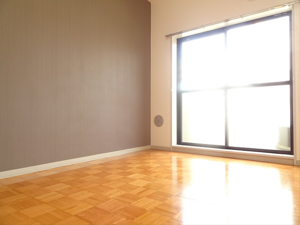 ６帖の洋室が広がります。