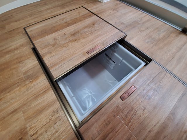 床下収納を開けた時の様子です。※同間取り別部屋参考写真