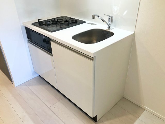 ２口のガスコンロが設置されています。グリルもついているので、料理の幅が広がりそうですね！