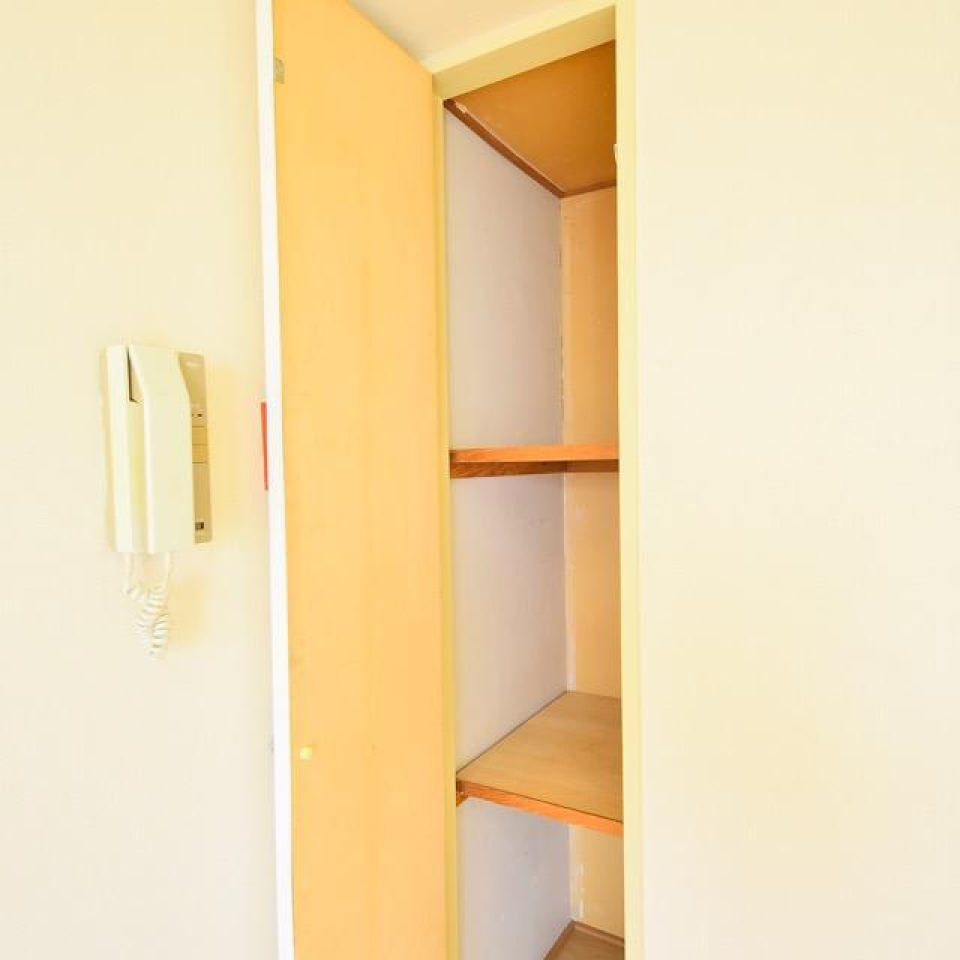 細めの収納です。