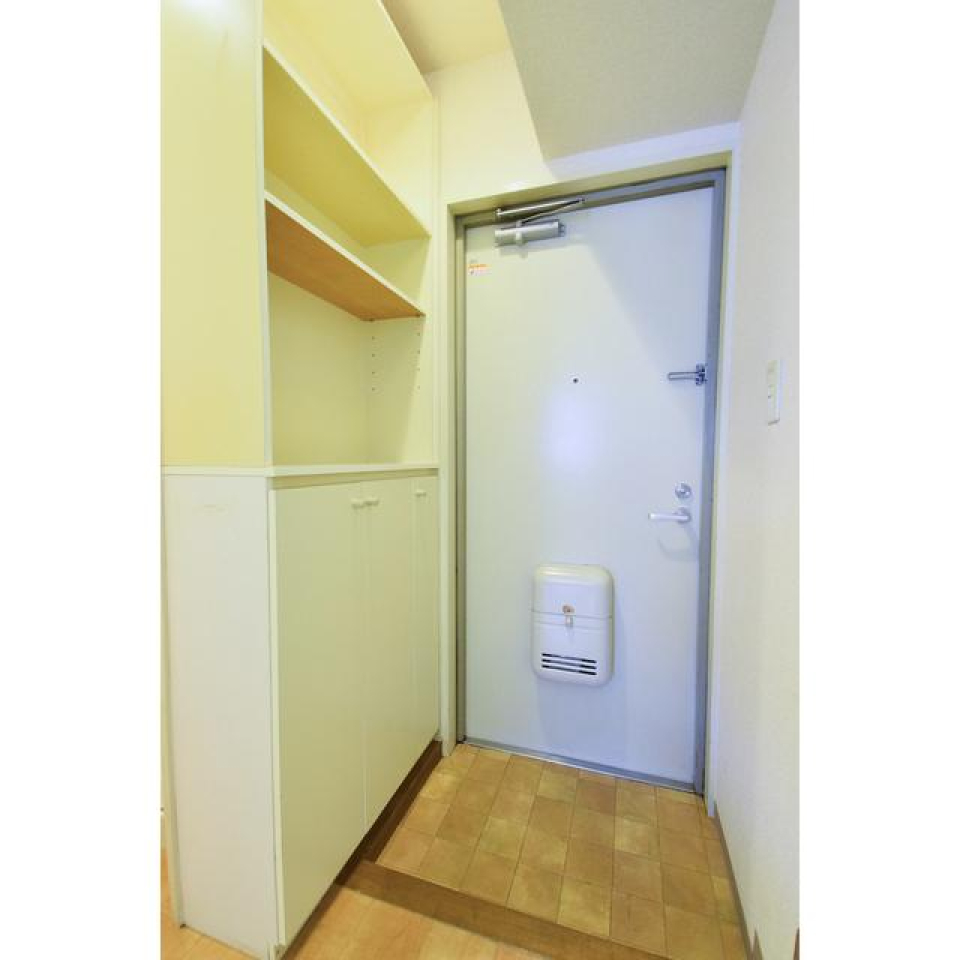玄関です。シューズボックス付きです。