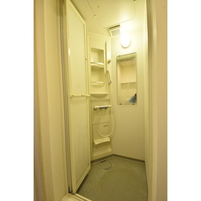 浴槽はなくシャワールームになります。