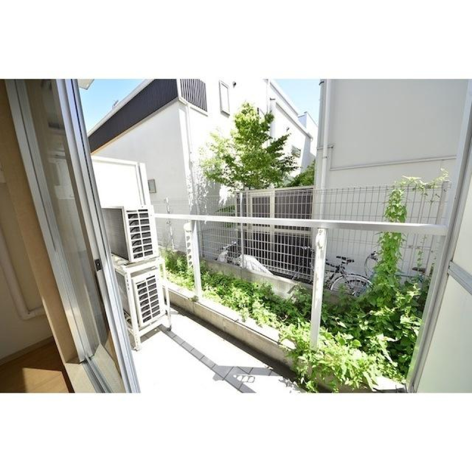 3階建ての1階にあるお部屋です。