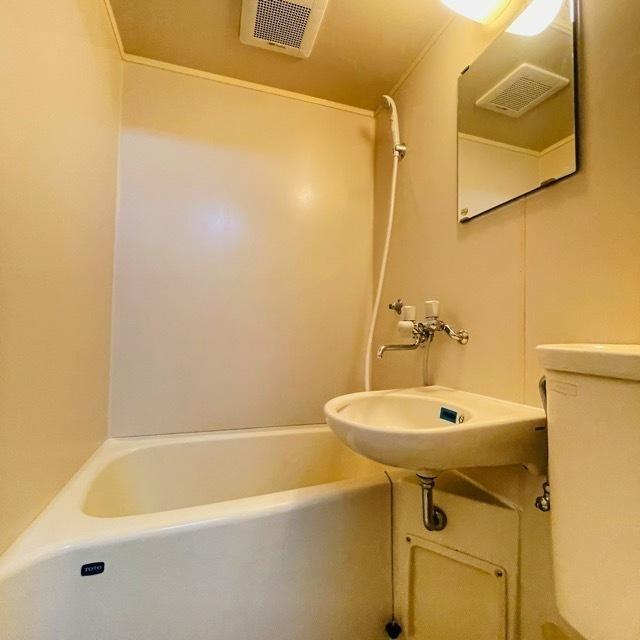 3点式ユニットタイプ。