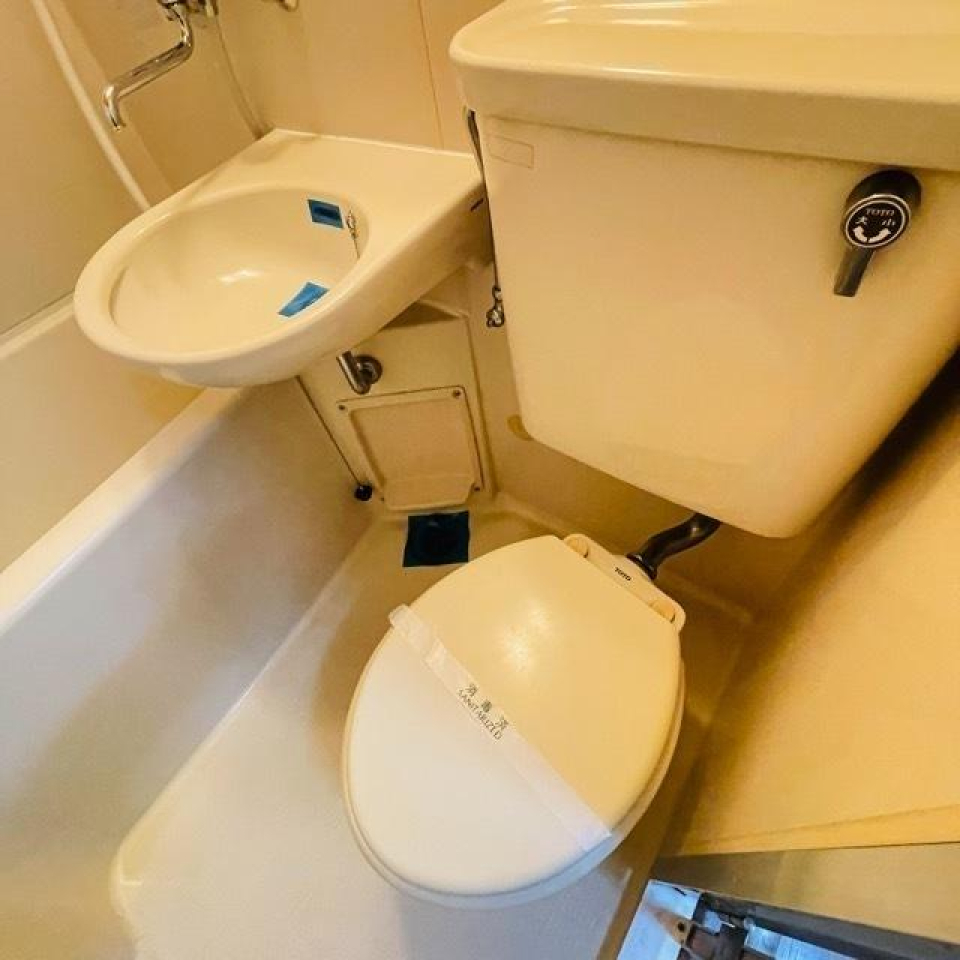 シンプルなトイレ。