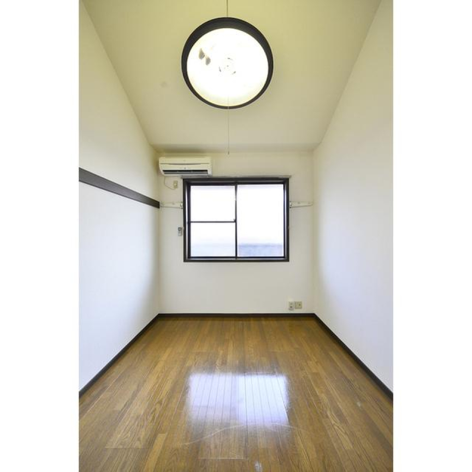 真ん丸な照明が満月の様でかわいい！