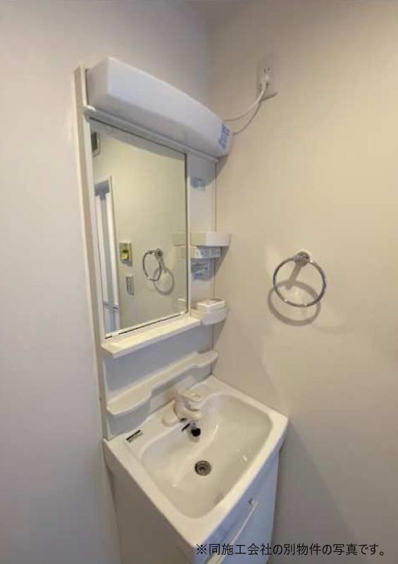 シンプルな洗面台。