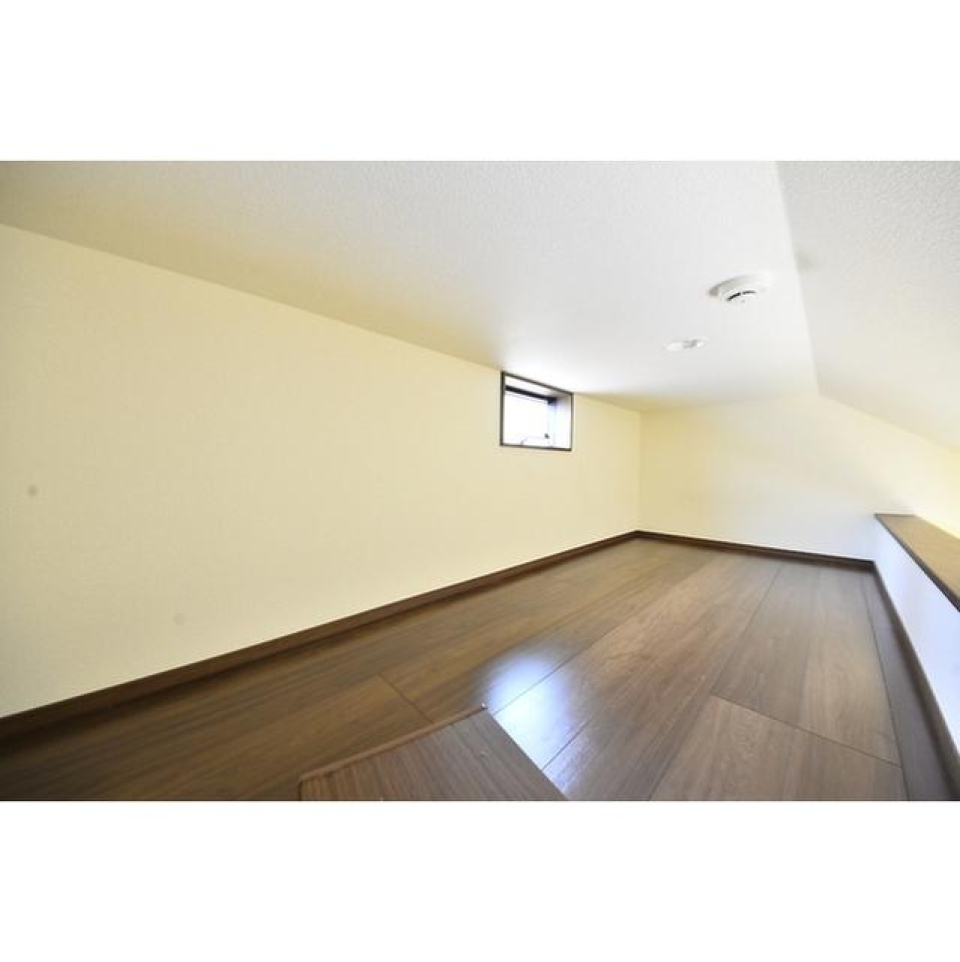 ロフトは3.1帖あるので寝るには十分なスペースです