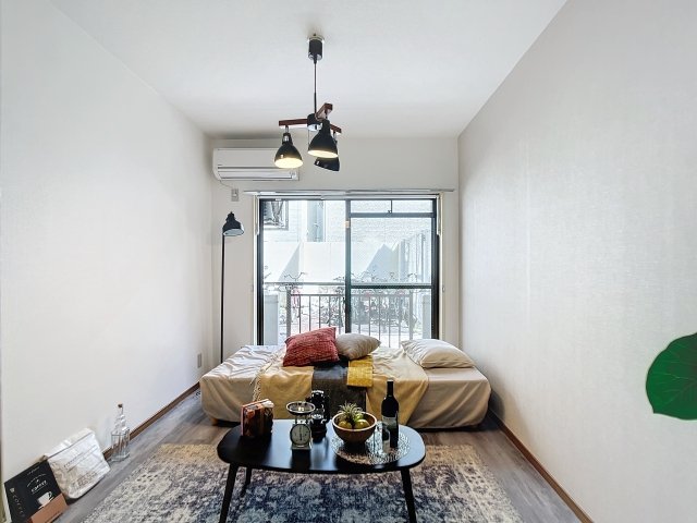 1Kでもオシャレはできます。※家具・小物はイメージです