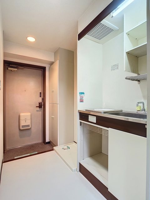 キッチンは収納棚もついています！