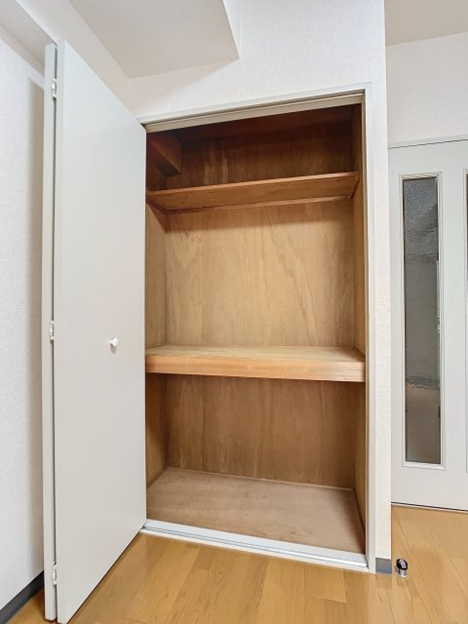 収納スペース！中に棚を入れれば沢山入りそうですね！