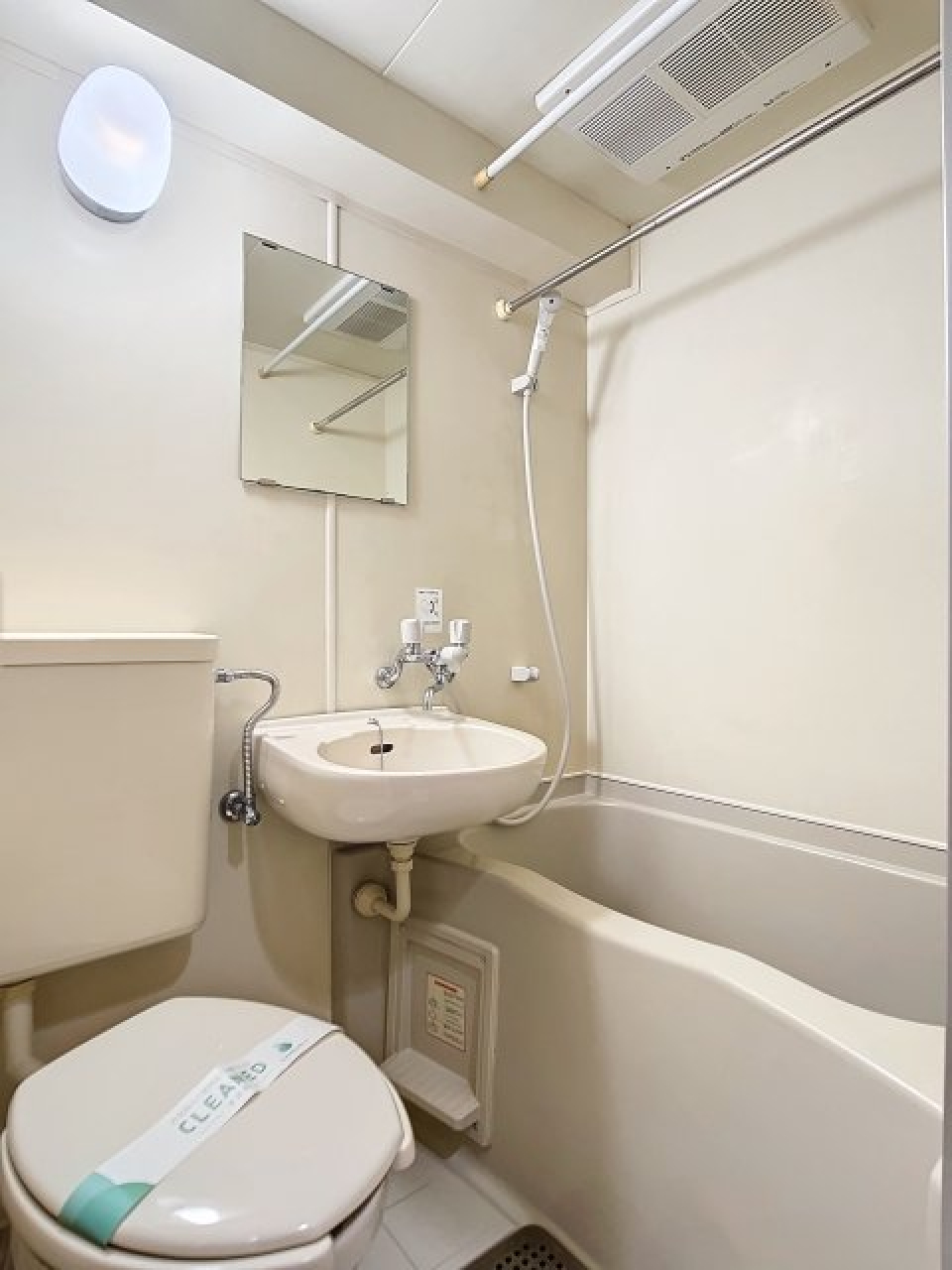 浴室乾燥機付きの清潔感のあるユニットバス！