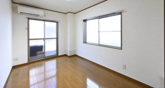 ２方向に窓があるので、自然光を取り入れやすくなっています。