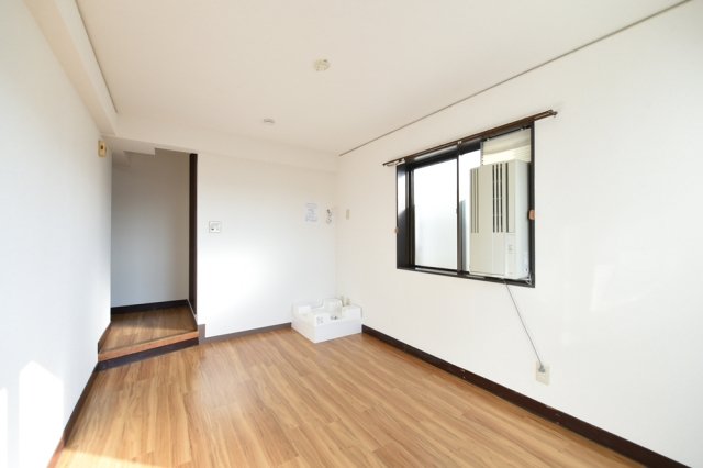 駅から徒歩7分の1Ｋ。シンプルに生活をするならここ。