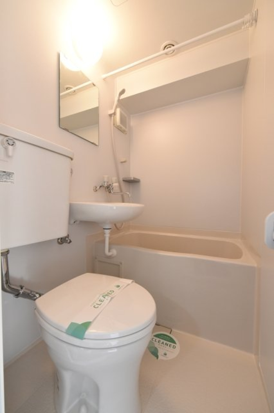 清潔感のあるユニットバス。