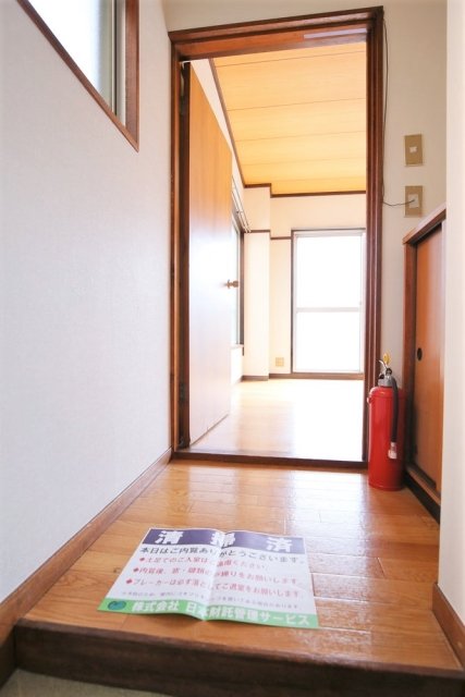 玄関からの様子です。