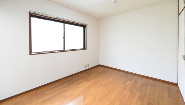 お部屋にたくさん窓があるので、たっぷりと日の光を入れることが出来ます。