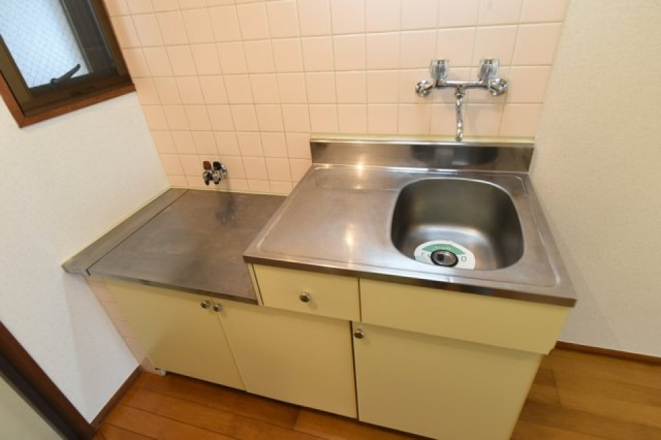 サイドに小窓がついているので、お料理失敗しても匂いはごまかせるかもしれません。
ガスコンロ設置可です。