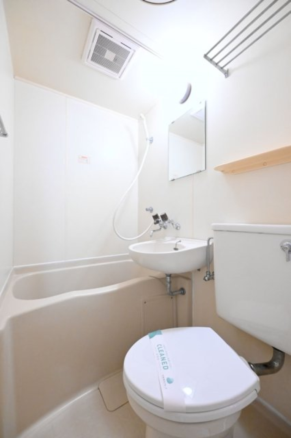 お掃除が楽な3点ユニットバスです。