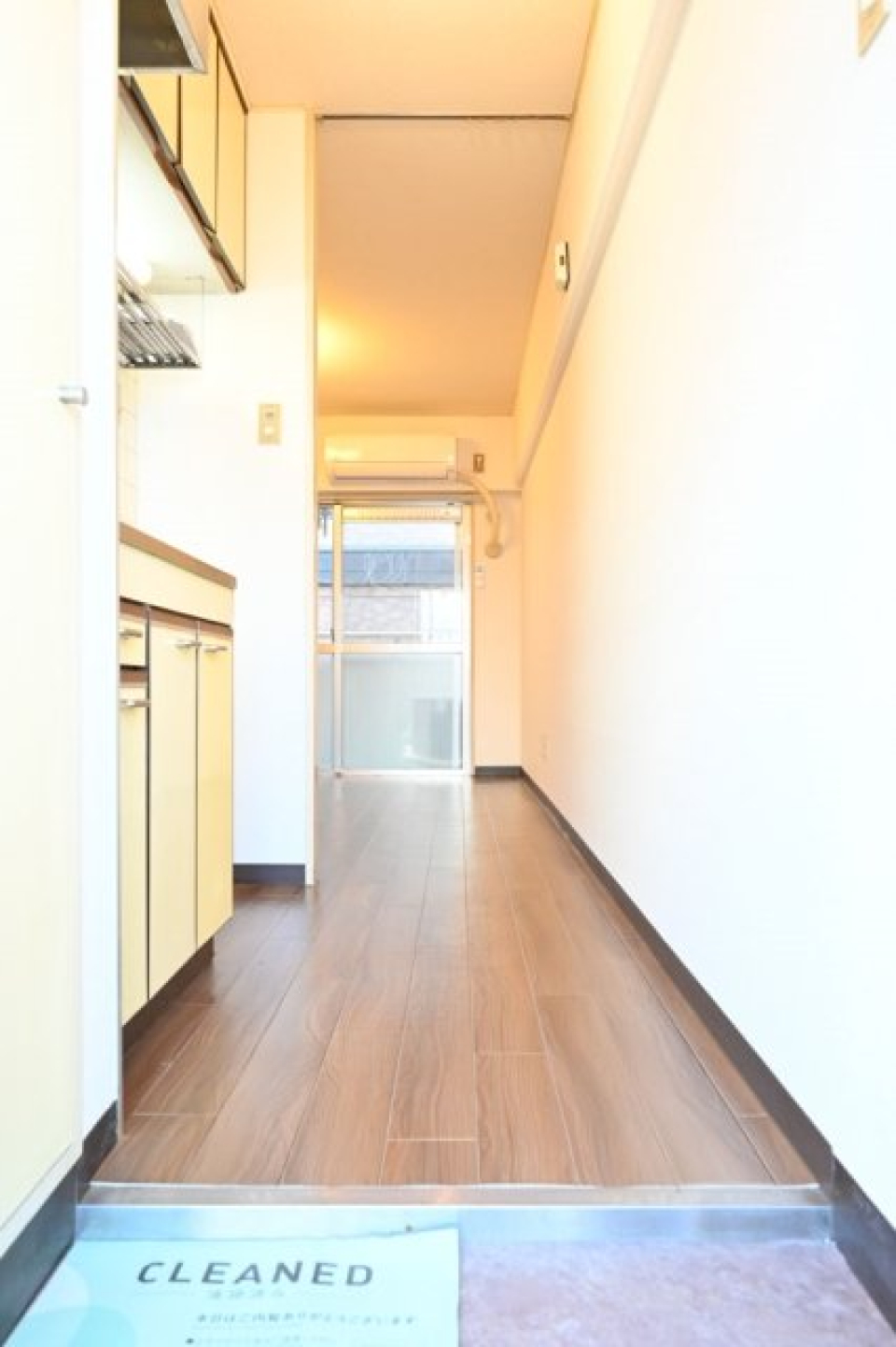 玄関からの様子です。