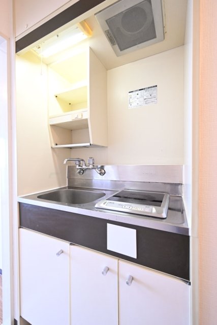 1口のIHコンロ付きです。