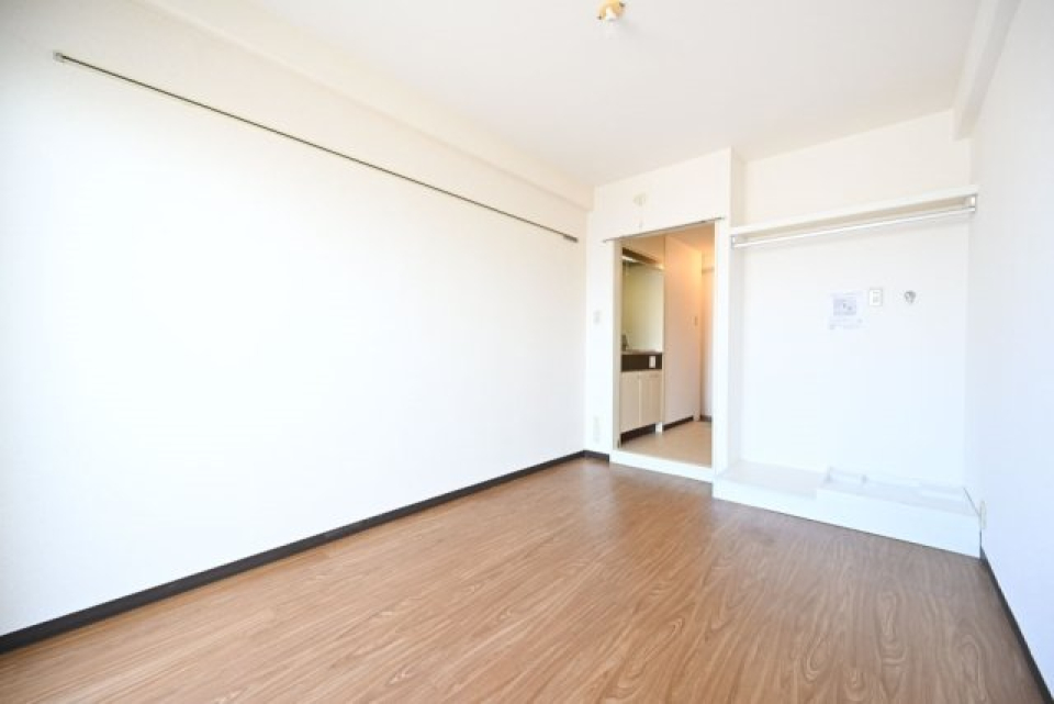 ピクチャーレールが付いています。