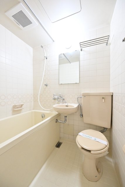 浴室乾燥機付きユニットバス！季節・天気問わず干せるのは嬉しいですね！