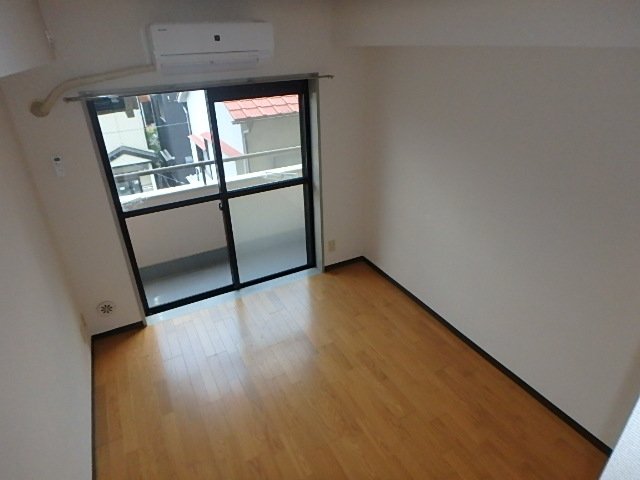５階建ての３階にあるお部屋です。