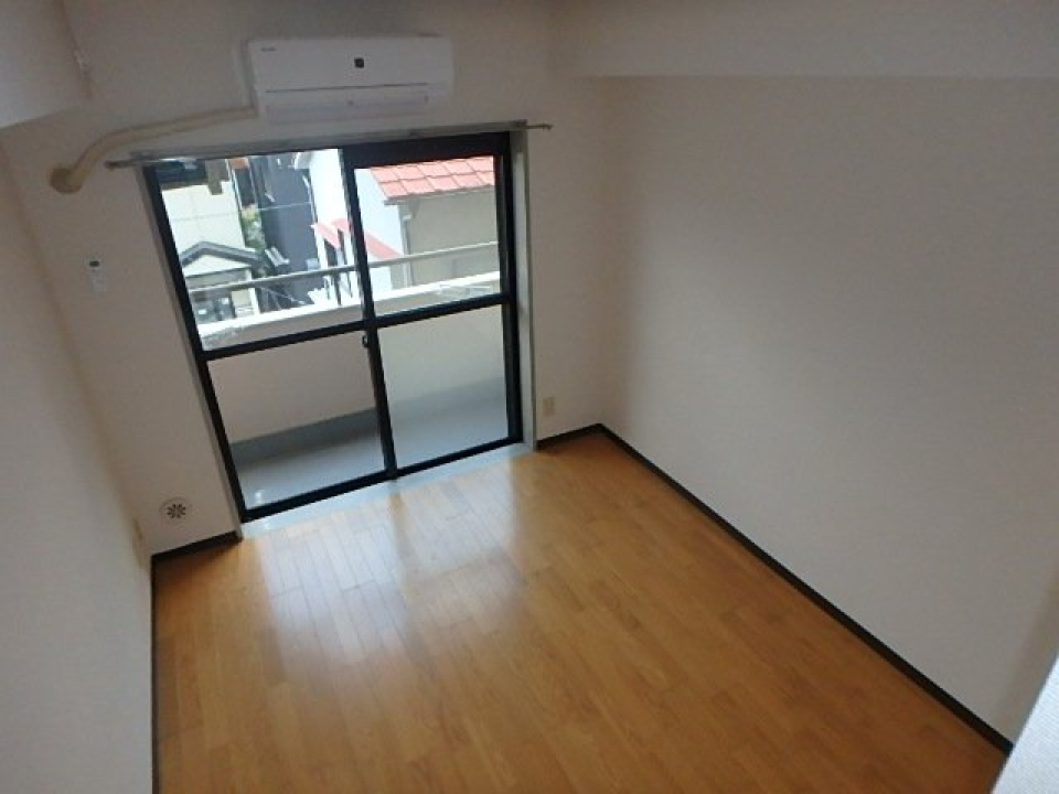 ５階建ての３階にあるお部屋です。